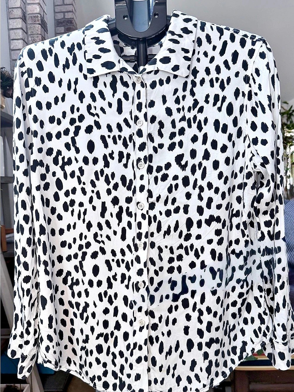 Chico's Animal Print Button Down Size Medium Like New